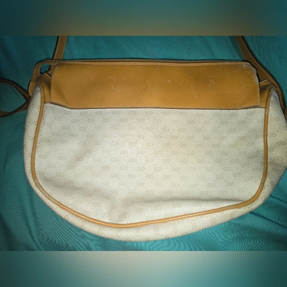 Gucci Tan and Cream Supreme Women's Bag With Red & Green Line